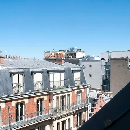 Bright 35 M - Near Batignolles * Paris